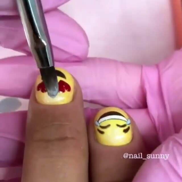 nailのインスタグラム：「Tag your best friends below 😂😭😍 ⠀⠀⠀⠀⠀ ⠀⠀⠀⠀⠀Follow: ❤️ @dailymakeup ❤️ ⠀⠀⠀⠀⠀Sigam: ❤️ @dailymakeup ❤️ ⠀⠀⠀⠀⠀Check: ❤️ @dailymakeup ❤️ ⠀⠀⠀⠀⠀⠀Olha: ❤️ @dailymakeup ❤ ⠀⠀⠀⠀⠀ Gorgeous nails by: @nail_sunny ⠀⠀⠀⠀⠀ DOUBLE TAP for alot more tutorials! 💕」