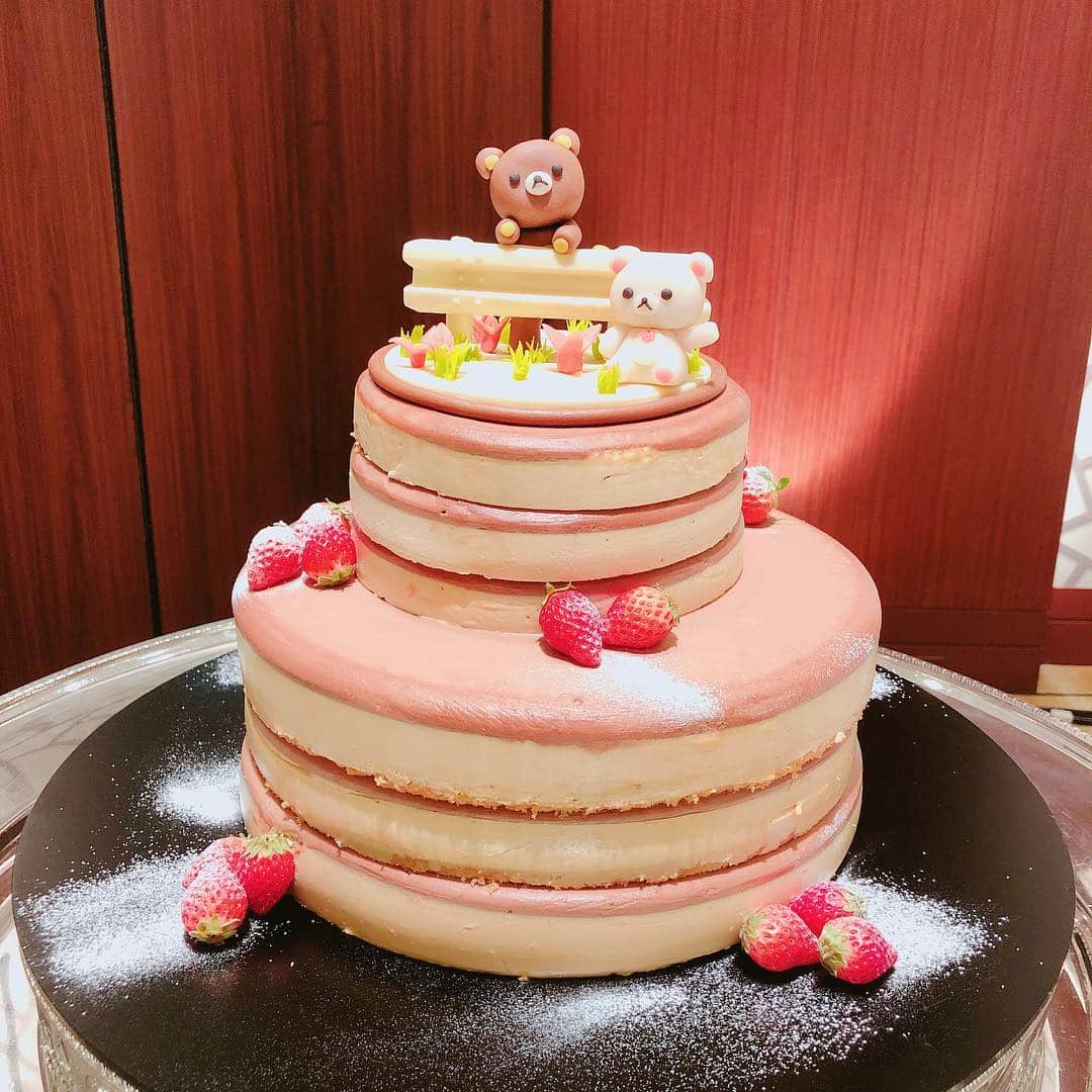 ANA クラウンプラザホテル大阪 ブライダルプロデュースのインスタグラム：「パンケーキ🥞 * #wedding#bridal#osaka#hotel#hotelwedding#weddingparty#weddingphoto#dress#anacrowneplaza #大阪#結婚式#披露宴#卒花嫁#プレ花嫁#コーディネート#ウェディングレポ#ウエディングケーキ#ファーストバイト#ANAクラウンプラザホテル大阪  #ANA_CROWN_PLAZA_PHOTO #ANA_CROWN_PLAZA_WEDDING #ANA_CROWN_PLAZA_DESSERT」