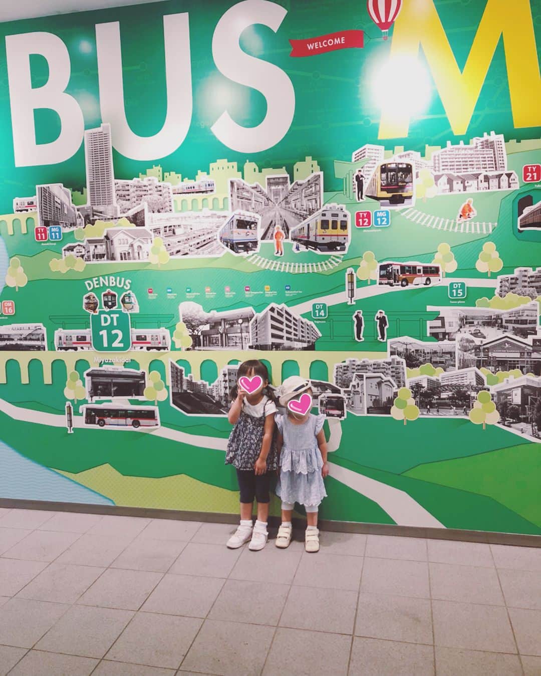 安めぐみさんのインスタグラム写真 - (安めぐみInstagram)「先日、電車とバスの博物館へ🚇🚌 和希沙也ちゃん親子と☺️ 楽しかったです(^^) #電車とバスの博物館」8月18日 20時24分 - yasu_megumi_official