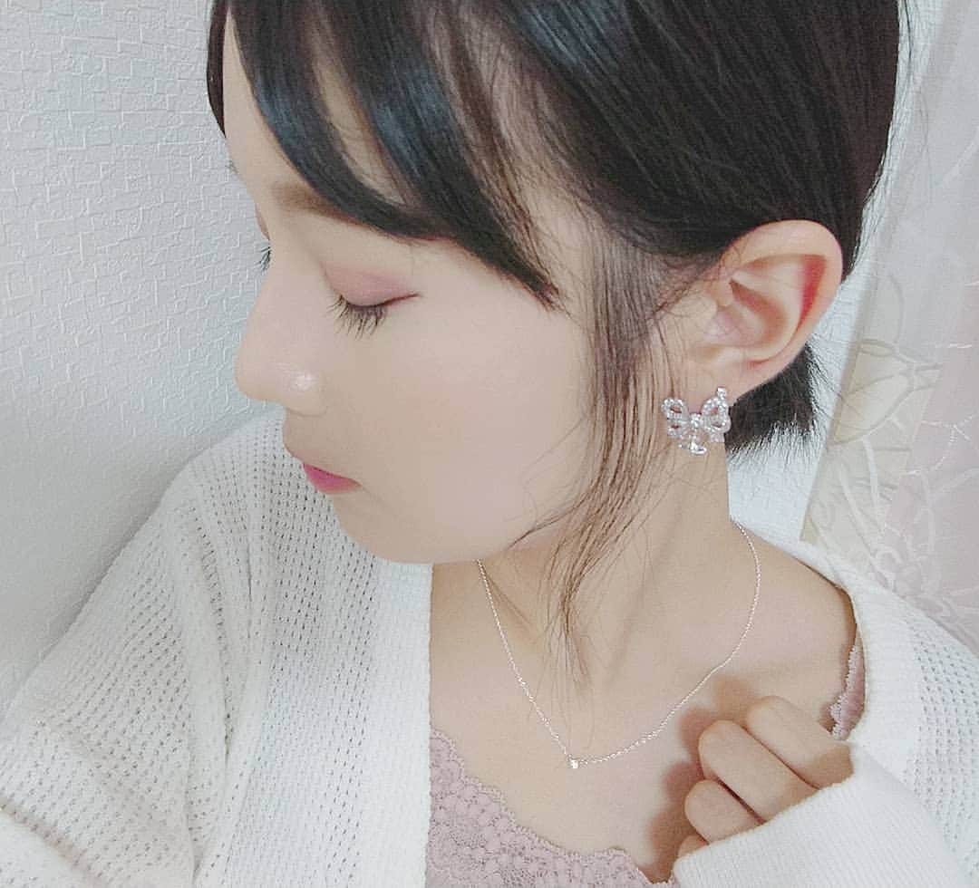 野田真実さんのインスタグラム写真 - (野田真実Instagram)「． ． ． ピアス可愛い ． アクセサリーは シルバー系がすき ． ． #アクセサリー #ピアス #ネックレス #シルバー #が好き」8月18日 20時32分 - noda_mami_