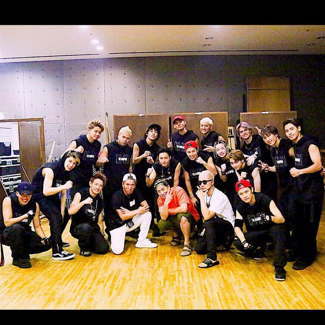 BOBBYのインスタグラム：「💥THE RAMPAGE LIVE TOUR  GO ON THE RAMPAGE ⚡️THE FINAL⚡️ 58公演 お疲れ様🤲 最高でした🤩  #therampage  @the_rampage_official」