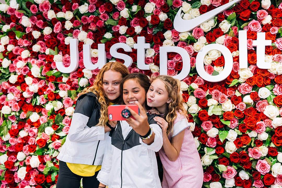 Ruby Rose Turnerさんのインスタグラム写真 - (Ruby Rose TurnerInstagram)「you guys inspire me and made me so happy today🌹thank u for coming and hanging out with me !!! BIG thanks to @nordstrom for putting on such a cool event empowering girls and @nike for all your support always💖 #justDOit #TeamNike @nike」8月19日 8時45分 - rubyroseturner
