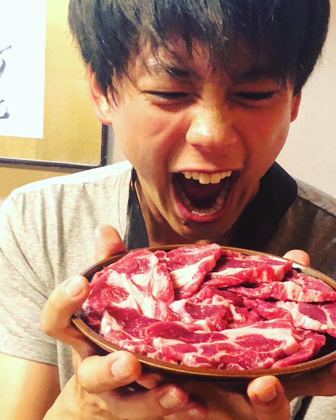 竹内涼真さんのインスタグラム写真 - (竹内涼真Instagram)「ラム肉ラム肉ラム肉  食べたい 北海道で💓」8月19日 2時32分 - takeuchi_ryoma