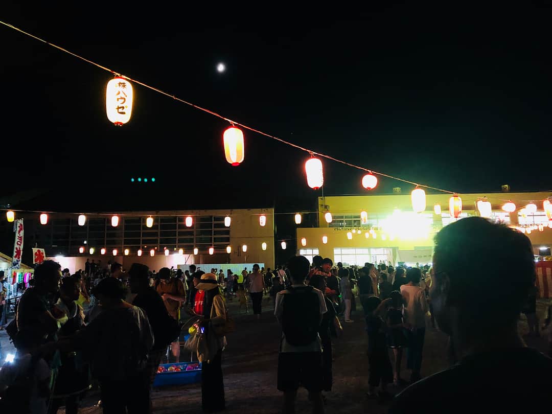 原日出子さんのインスタグラム写真 - (原日出子Instagram)「夏祭り✨ 今年もたこ焼き屋さんのお手伝いします(≧∀≦) #夏祭り #花火 #盆踊り」8月19日 11時11分 - hara_hideko