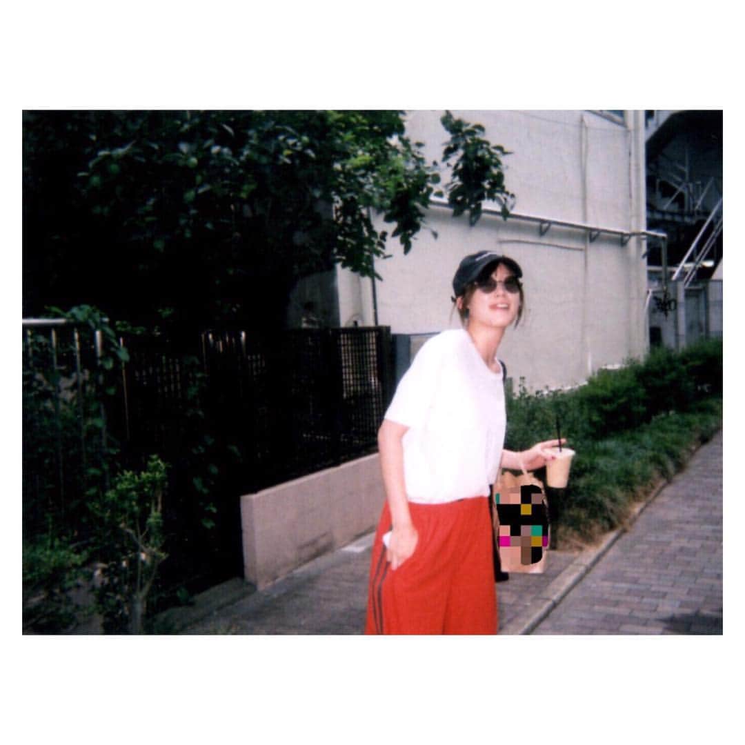 本田翼さんのインスタグラム写真 - (本田翼Instagram)「🕶 ちょいワル。 #平成最後の夏  #だいたいTシャツ #ootd」8月19日 12時47分 - tsubasa_0627official