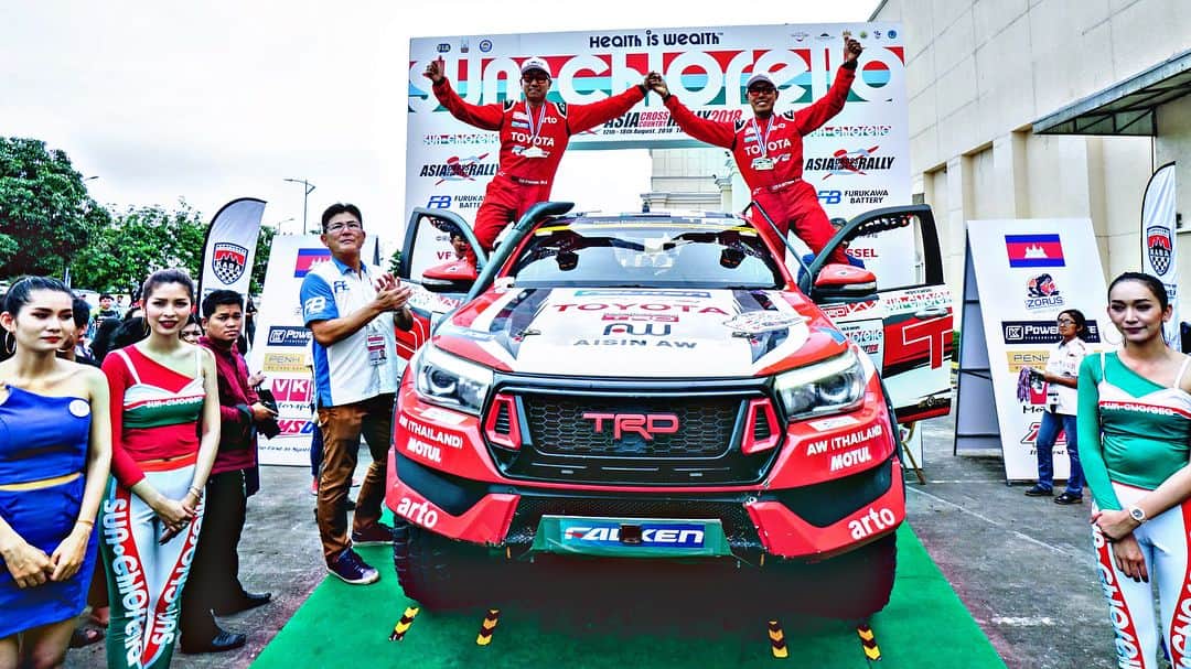 Toyota team thailandさんのインスタグラム写真 - (Toyota team thailandInstagram)「การแข่งขัน AXCR วันสุดท้ายแล้วนะครับ สู้ๆ 🇹🇭 #TeamWork #TOYOTAteamThailand #CheerThai #ThaiPride #ไม่เชียร์ไทยแล้วจะเชียร์ใคร #แข่งรถ #นักแข่ง #ทีมคนไทย #Car #RaceCar #Racing #Rally」8月19日 16時16分 - toyotagazooracingteamthailand