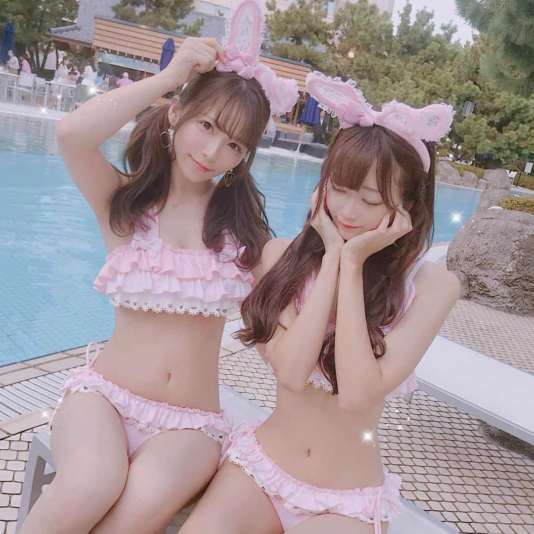 さきぼんさんのインスタグラム写真 - (さきぼんInstagram)「夢展望コラボのマイメロ水着♡ . 2月のサンリオエキスポの時に見つけて、発売したら絶対買おうって約束して2人で買った水着👙💗笑 合わせてレースのカチューシャもつけたよ(ˊo̴̶̷̤ ̫ o̴̶̷̤ˋ)♡ . . #ナイトプール #ヒルトン東京ベイ #プール #水着 #サンリオ #sanrio #マイメロ #マイメロディ #夢展望 #双子 #twins #ビキニ #コスプレ #ゆゆぼん🍒 #pink #さきぼんsummer #さきぼん水着 #さきぼんサンリオ#さきぼんHOT🥰」8月19日 20時33分 - sakibon69