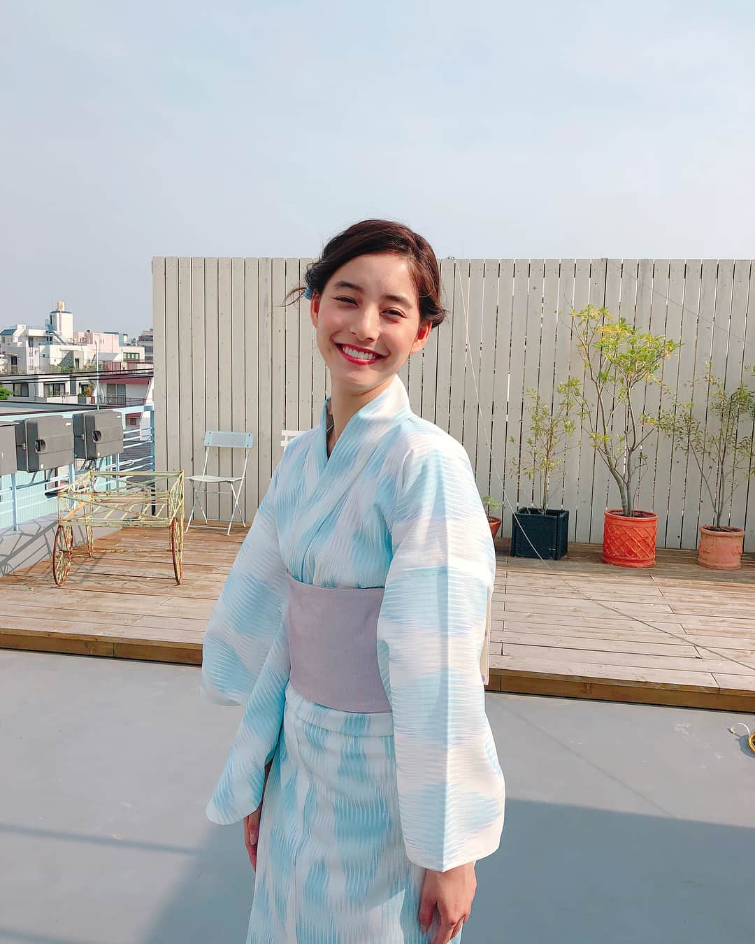 新木優子さんのインスタグラム写真 - (新木優子Instagram)「フォロワー人数が190万人に👀‼︎ いつもいつも沢山のいいねやコメントありがとうございます☺️ ひとつひとつに本当に支えていただいてます。  大好きな皆様と繋がれる大切な場所として大事にしていきたい☺️ これからも楽しいと思うことなど私らしく発信できればと思います、、‼︎ 私ごとの更新になってしまいますがお付き合い下さいませ☺️ #写真はnonno×suisaiのオフショット♡」8月19日 21時15分 - yuuuuukko_