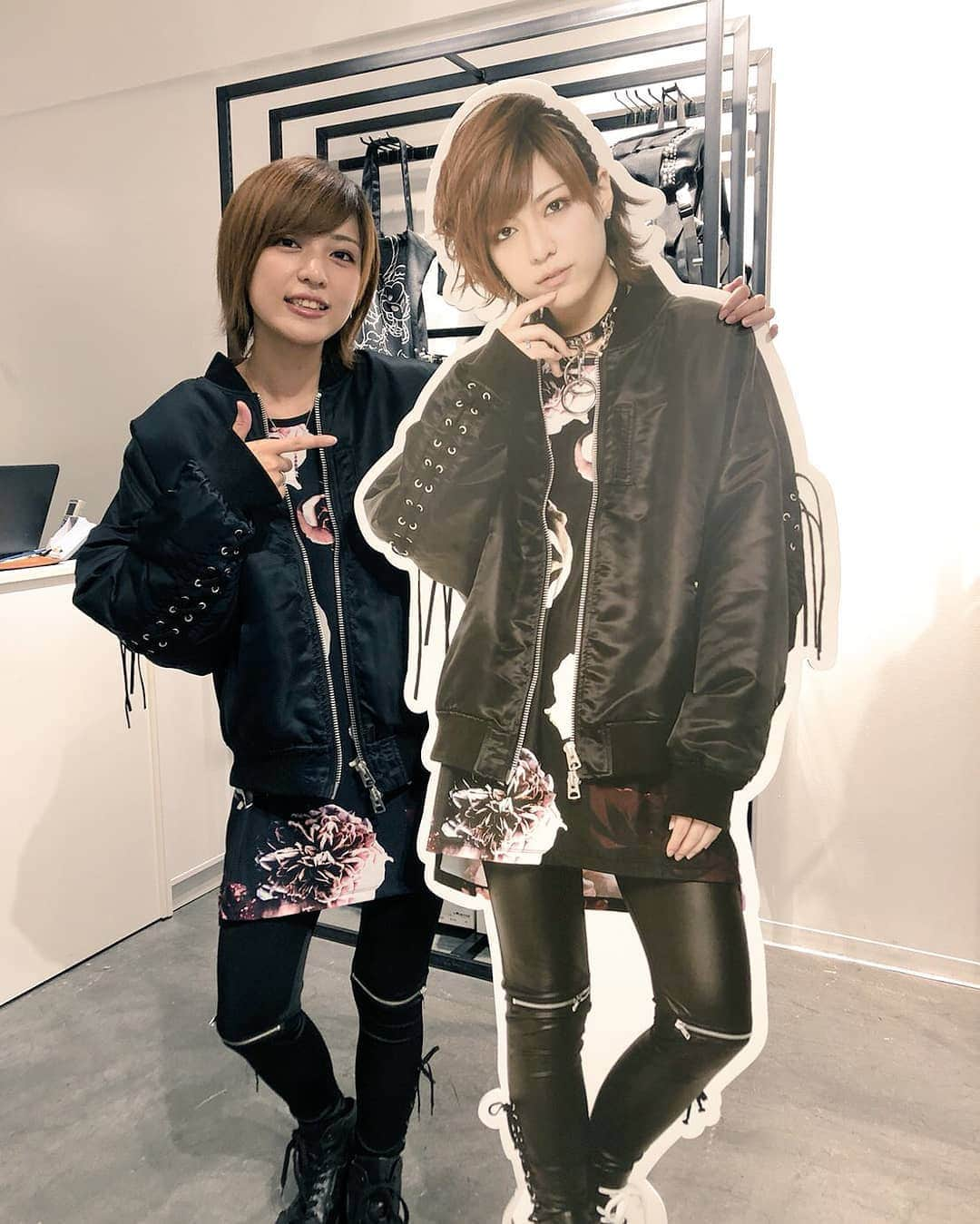 THE HOOPERSさんのインスタグラム写真 - (THE HOOPERSInstagram)「CIVARIZE心斎橋店にて #CIVARIZE & #TRVASTOKYO × ザ・フーパーズ コラボイベントありがとうございました💎🌹 明日はESPエンタテイメント大阪で「未来ソロライブツアー -未来メゾフォルテ-」がございますので関西の方もそうでない方もお待ちしてます🌻 ▼詳細 thehoopers.jp/news/?id=1052」8月19日 21時48分 - the__hoopers