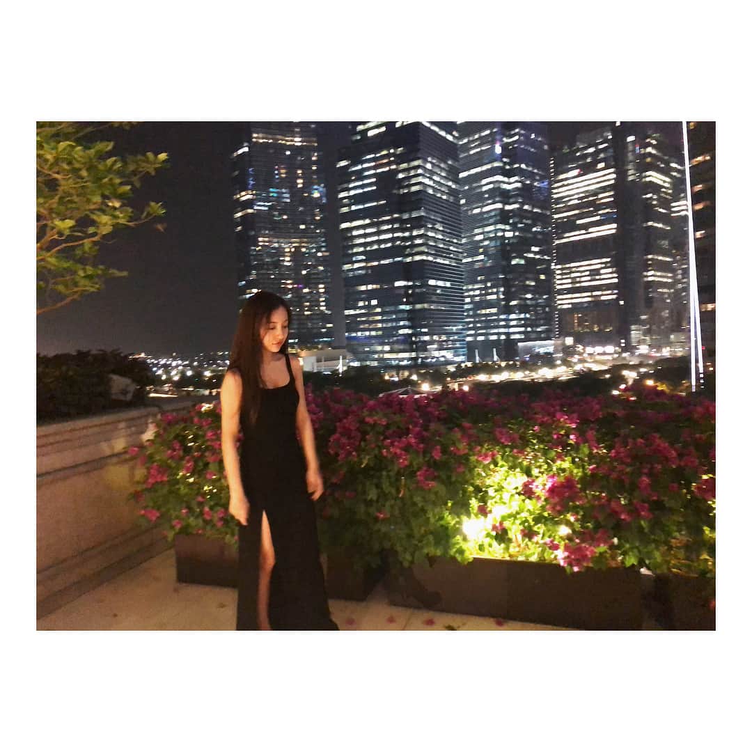 板野友美さんのインスタグラム写真 - (板野友美Instagram)「大好きな夜景と。  #私の夏休み #inシンガポール」8月19日 23時04分 - tomo.i_0703