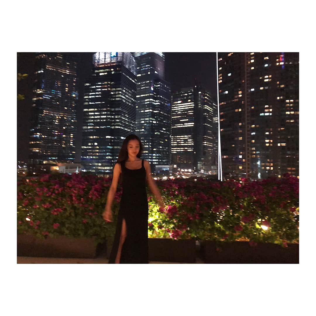 板野友美さんのインスタグラム写真 - (板野友美Instagram)「大好きな夜景と。  #私の夏休み #inシンガポール」8月19日 23時04分 - tomo.i_0703