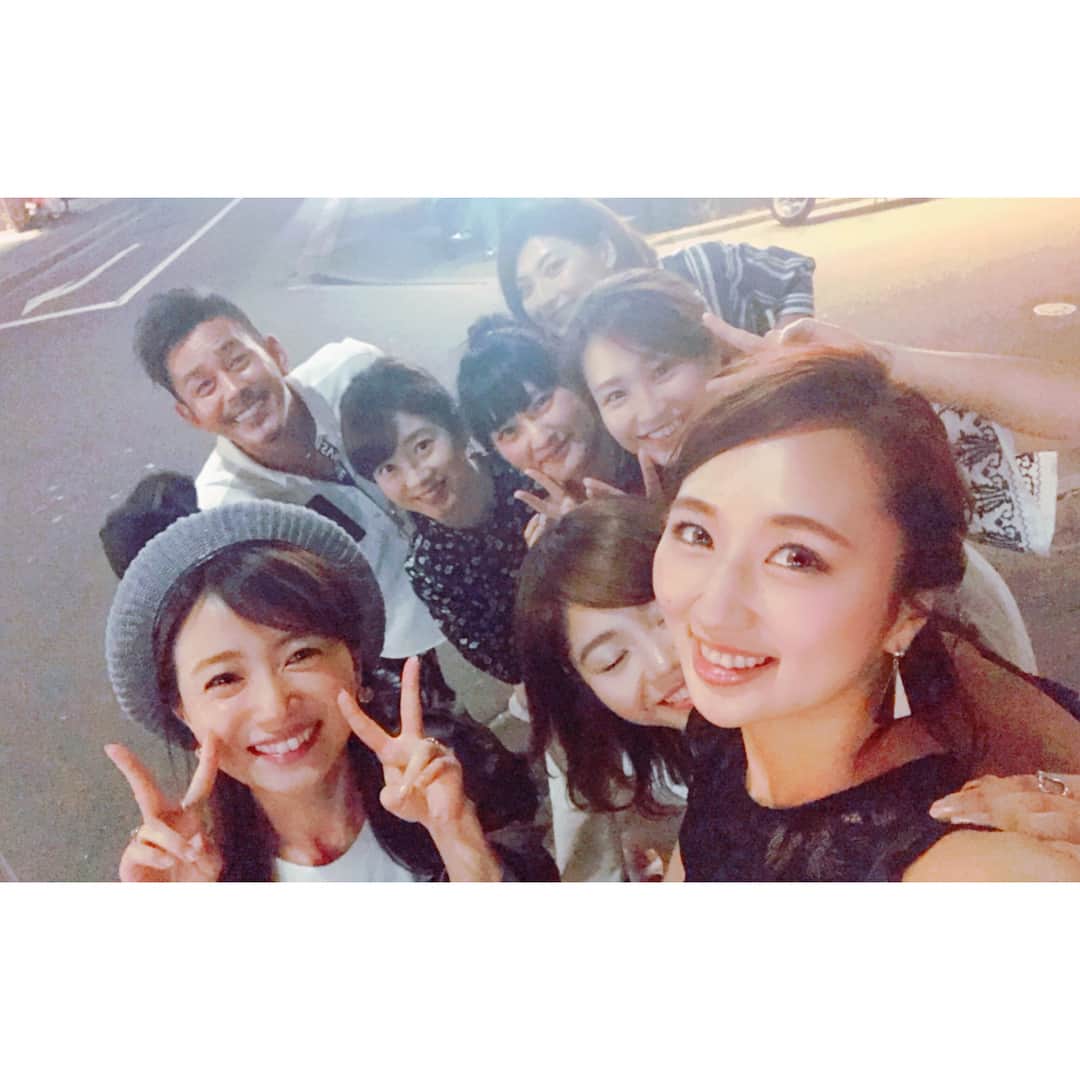 及川真珠さんのインスタグラム写真 - (及川真珠Instagram)「. あらあらかしこ。 . 2年半、応援してくれた皆様 本当にありがとうございました😊💕 . ついにこの日がきたかー。 とまだまだ実感がわかないけど 写真を見返すと あぁ。卒業したんだなと 不思議な気持ちです。 . あらかしガールズとしての2年半は とにかく楽しくて楽しくて . いろんな場所へ行かせてもらって いろんな経験をさせてもらって リポーターとしても 人としてと成長させてもらいました。 . あらあらかしこという最高の番組に 関わらせて頂けて 私は幸せものです😊💕 . 番組の最後でお話しさせてもらいましたが あらかしガールズのまぁちゃんは卒業しますが 及川真珠としてこれからも 頑張りたいと思っております。 . あらかしに関わってくれた皆様、 本当にありがとうございました✨！！ . これからもよろしくお願いします⭐️ . #あらあらかしこ #あらかしガールズ #リポーター #model #卒業 #girls」8月19日 23時56分 - manami_0720_m
