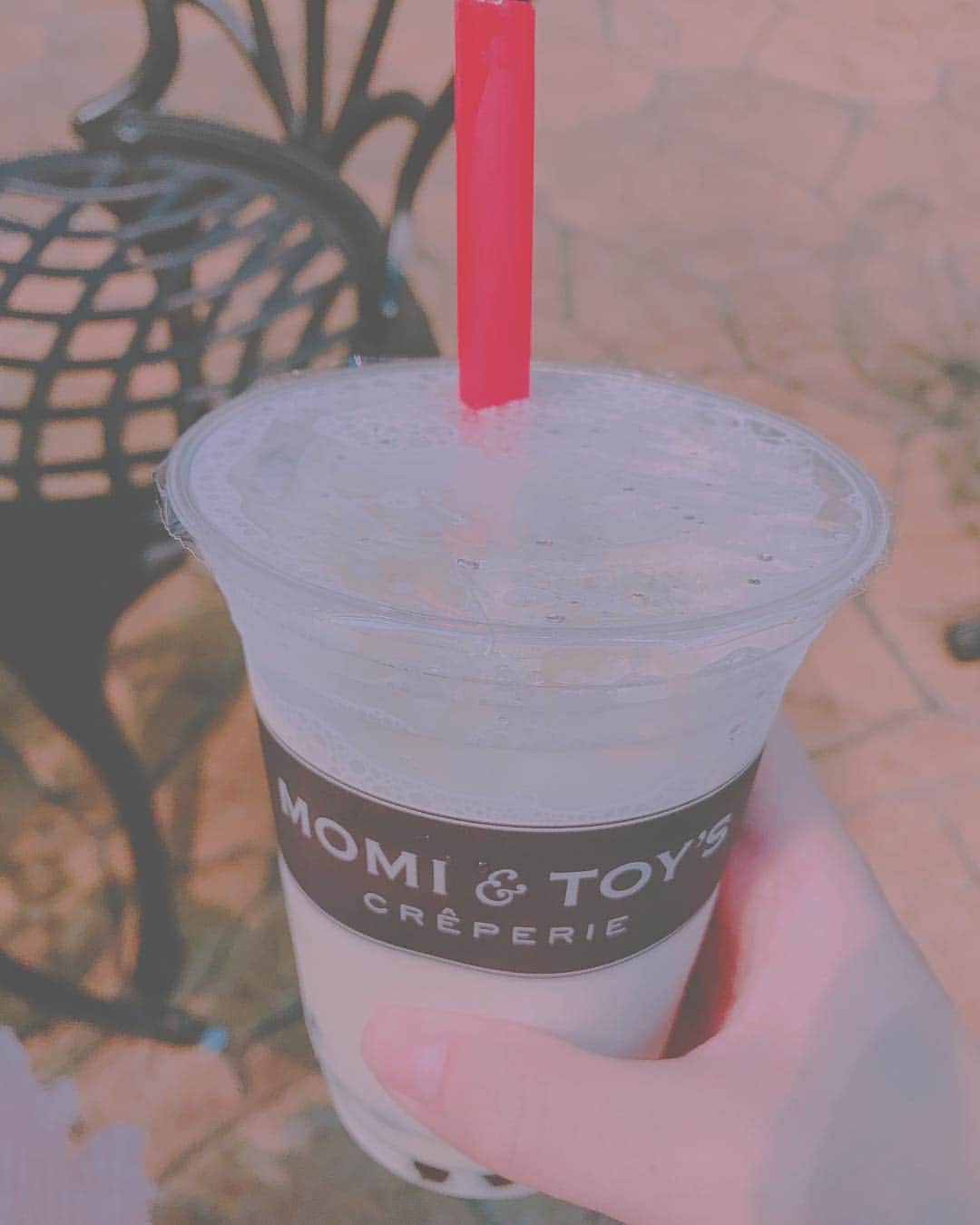 のインスタグラム：「あたまのなか！ごちゃごちゃ！🤦🏻‍♀️ #写真はいつかのタピオカ #タピオカだいすき」