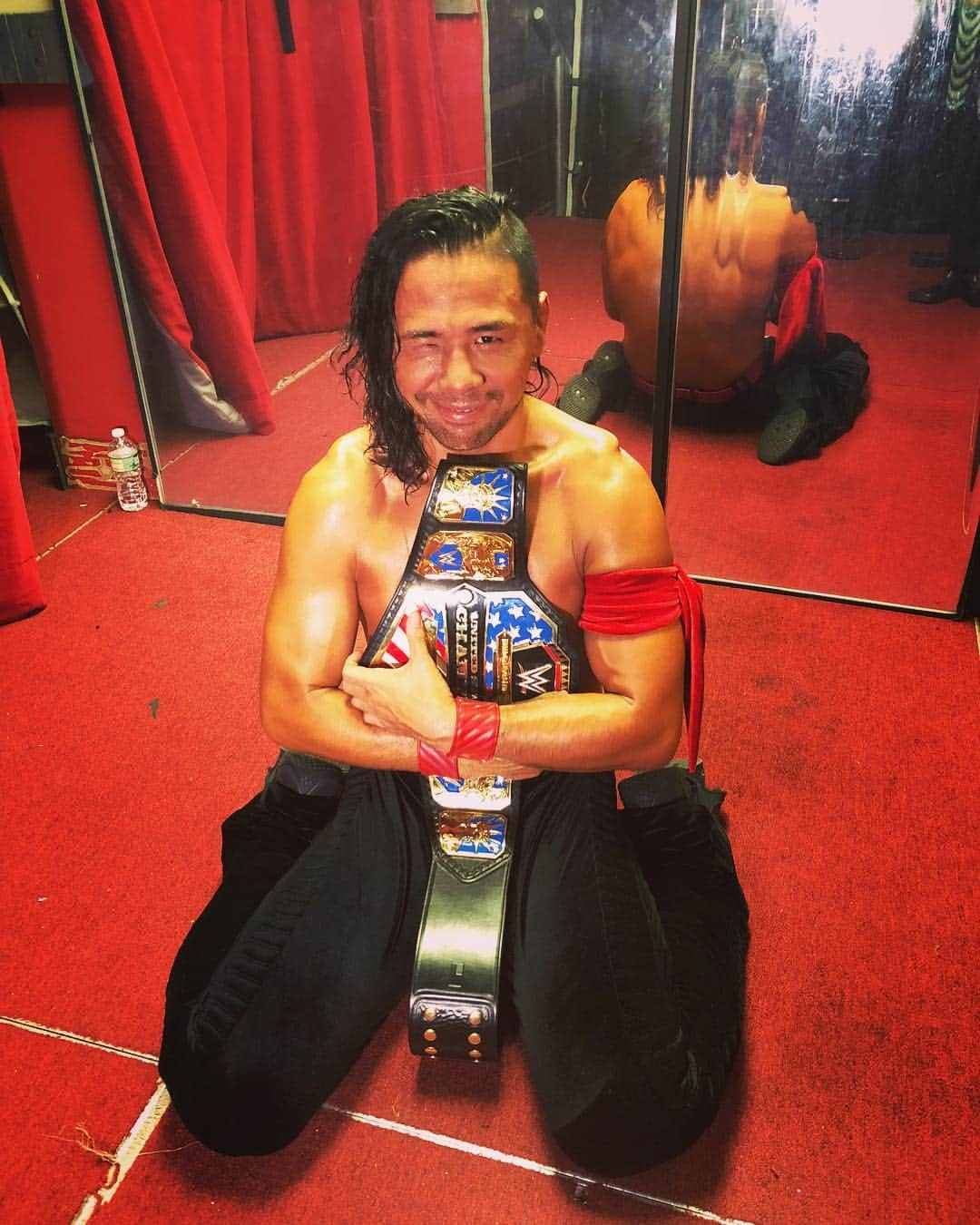 中邑真輔さんのインスタグラム写真 - (中邑真輔Instagram)「Still in my hands 🇺🇸 #ustitle #summerslam」8月20日 12時47分 - shinsukenakamura