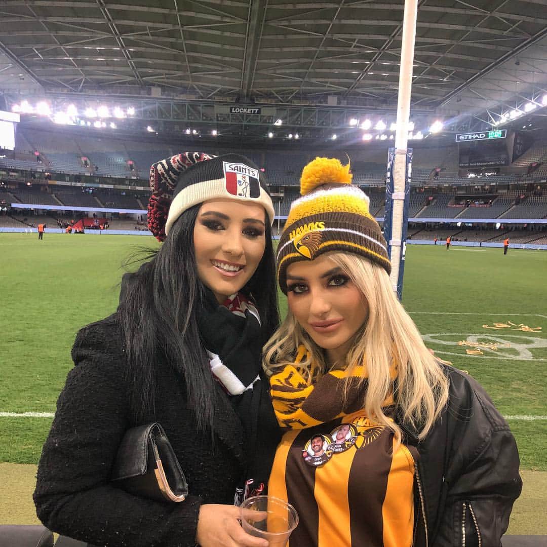 Lucie Jaidのインスタグラム：「Footy life 🏈」