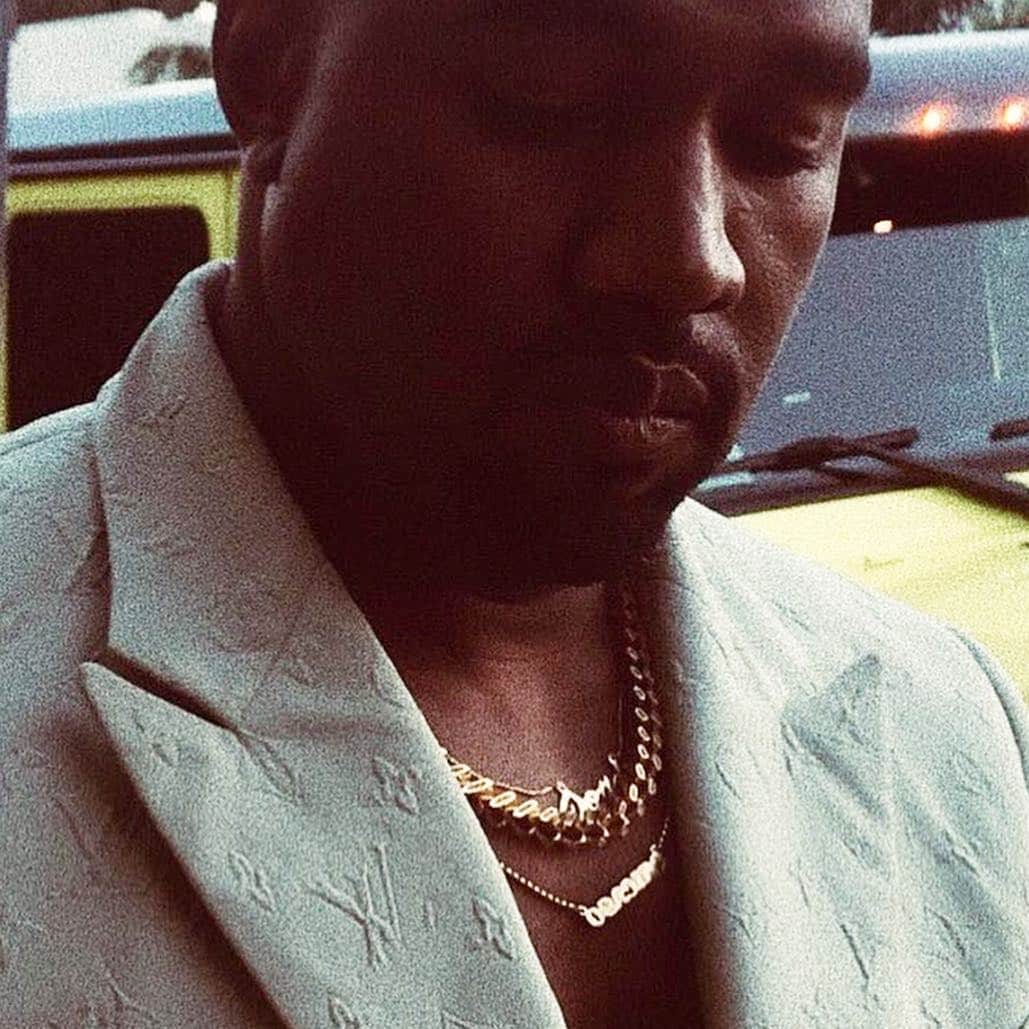 YOONさんのインスタグラム写真 - (YOONInstagram)「Kanye in @DIOR MEN SS19 CUBE LINK CHAIN ⛓ .  #Dior #Diormen #Chain #jewelry」8月20日 20時54分 - yoon_ambush