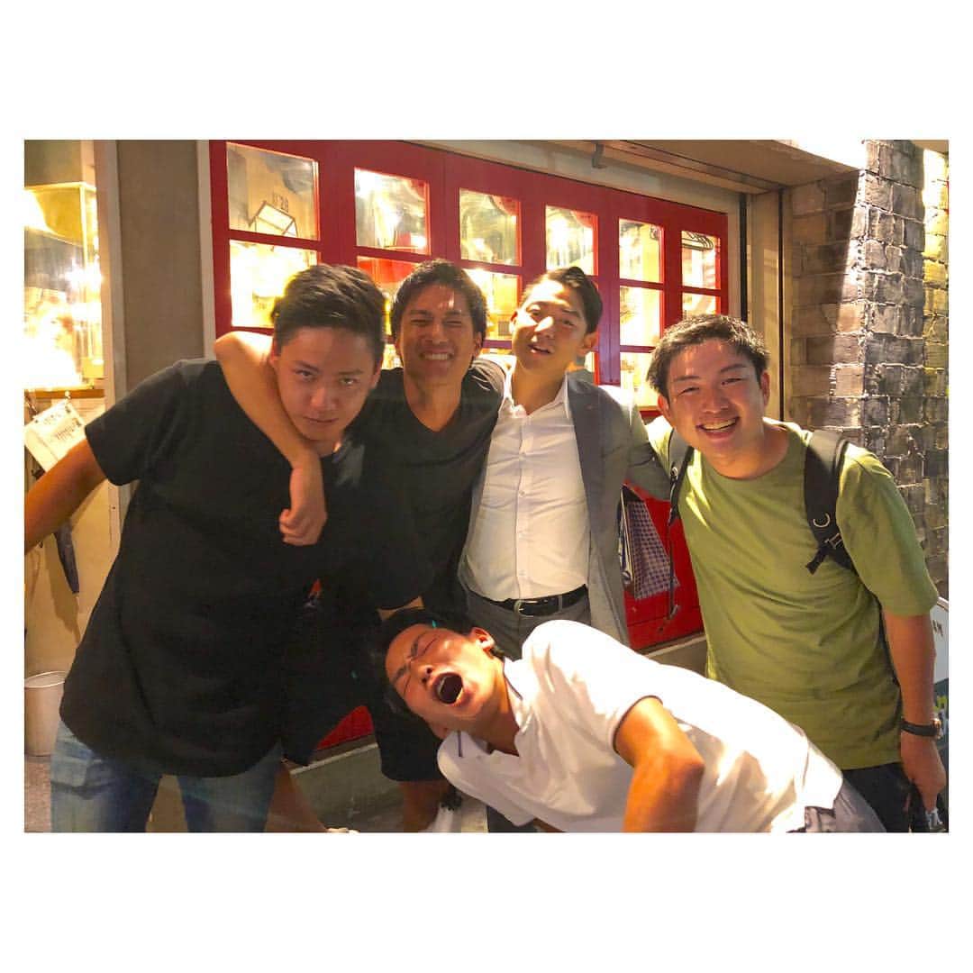 新井瑞樹のインスタグラム：「(August 20th, 2018) Thank u for my birthday!!👏🏽 仕事は一生懸命！友達は大切に！筋トレは習慣に！ 見てろよ！レベルアップの1年にしてやる！⤴︎⤴︎ #hbd#happybirthday#happy#birthday#melbourne#australia#nagoya#awesome#crazy#friend#friends#brother#bro#drink#drunk#beer#good#great#perfect#pic#photo#photography#memories#instagram#instagood#thankyou#thanks#誕生日#誕生祭#筋肉バカ」