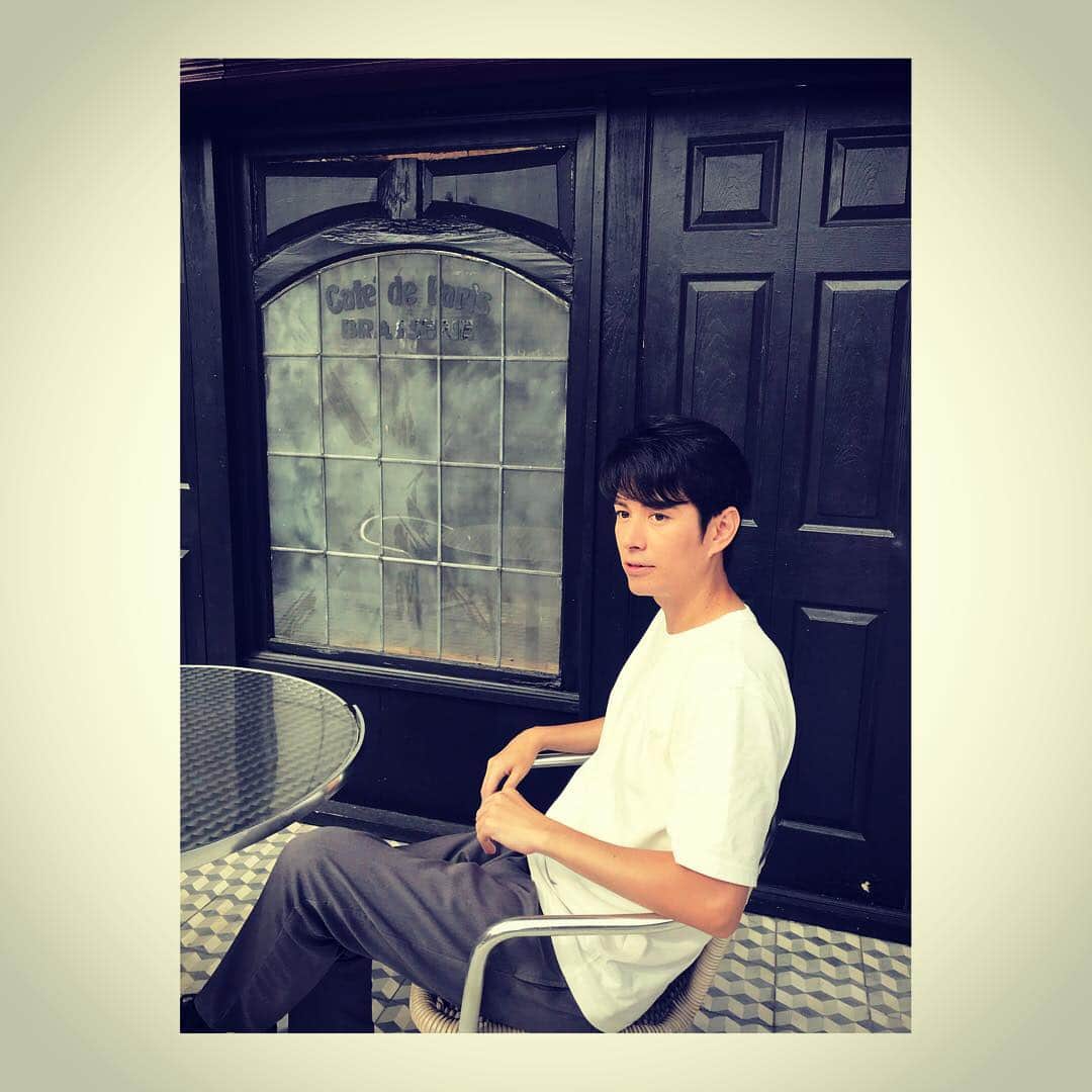 加藤仁志さんのインスタグラム写真 - (加藤仁志Instagram)「テーブルに肘ついたら鉄板みたいにジューって、、🍳#太陽の力 #目黒 #スタジオ」8月21日 10時57分 - hitoshikatou