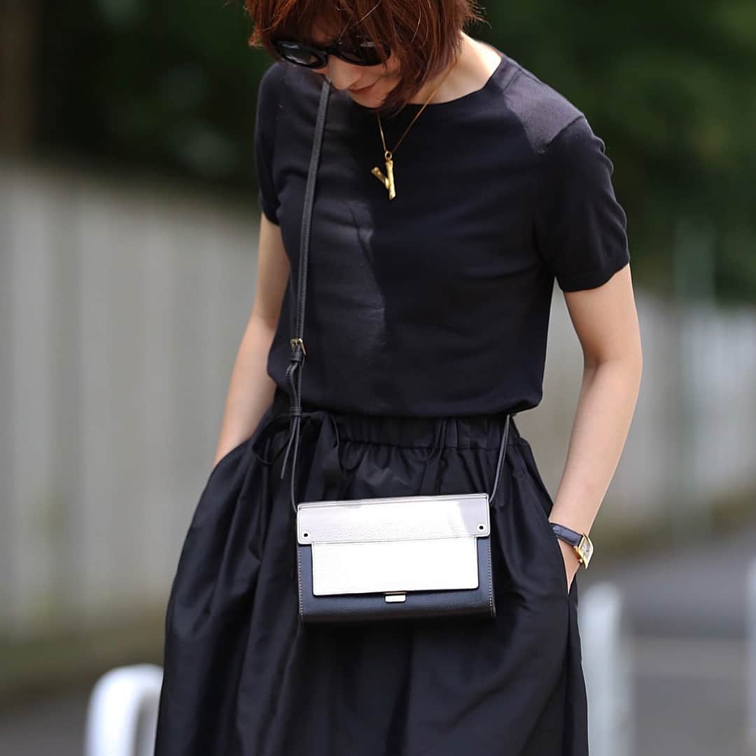 富岡佳子さんのインスタグラム写真 - (富岡佳子Instagram)「#gift #furla #castaner  1: accessories 2: clothes 3: bag 4: accessories タップ＆スワイプしてみてね☺︎」8月21日 11時21分 - yoshikotomioka