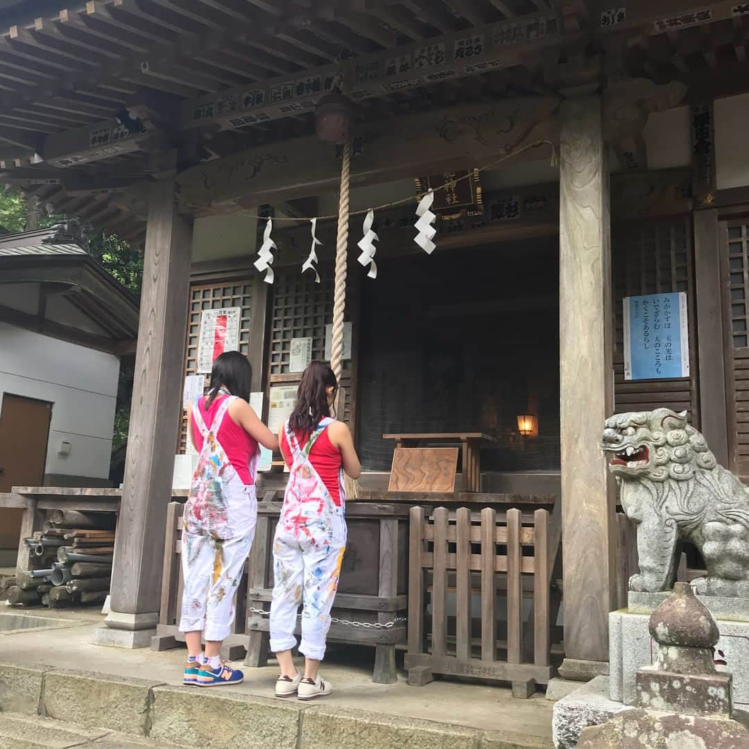 霧島さくらのインスタグラム：「やまなう @@@ #ルルディちゃん #ロケ #檜原村 #九頭龍神社 #山 #のあたん #きりちゃん #エンタちゃん」