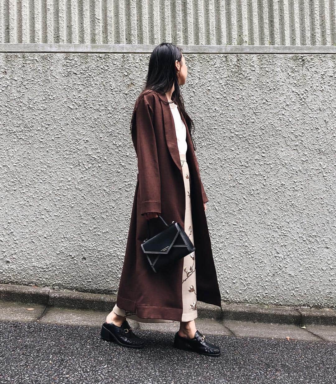 MOUSSY SNAPさんのインスタグラム写真 - (MOUSSY SNAPInstagram)「#MOUSSYSNAP @yunafujiki //167cm KAWARAMACHI OPA STAFF/河原町OPA店スタッフ LIGHT TWILL GOWN(010BAA30-6560) MAGNOLIA PRINT SKIRT(010BAA30-6550) #MOUSSY_CC #MOUSSYcapsulecollection STITCH SHOULDER BAG(010BAH51-5900) BLOCK HEEL LOAFERS(010BAH52-5000) #MOUSSY」8月21日 14時47分 - moussysnap
