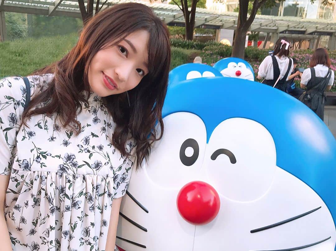 のインスタグラム：「. ドドドドドドドドドッドーーラえもん #ドラえもん 💙❤️」