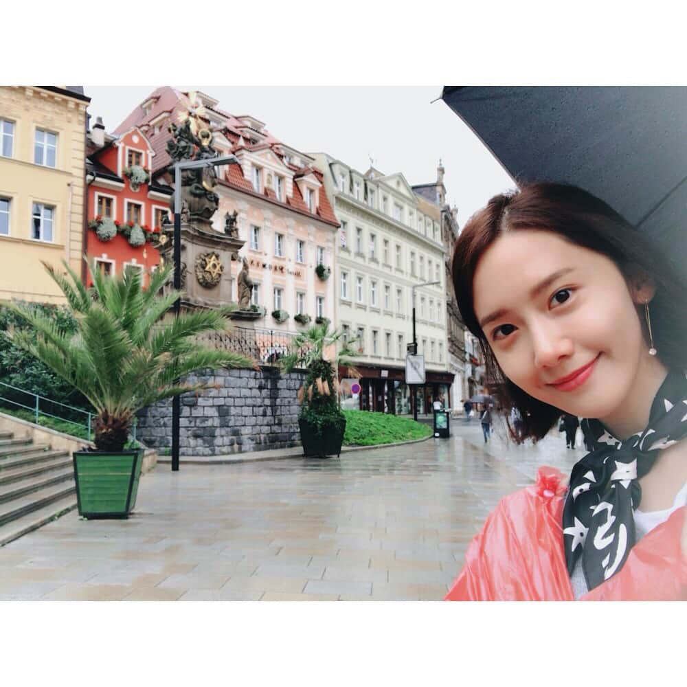 ユナさんのインスタグラム写真 - (ユナInstagram)「유럽여행때사진 업뎃-‼️ #까를로비바리 #프라하  #KarlovyVary #Prague  #융스타그램」8月21日 20時00分 - yoona__lim