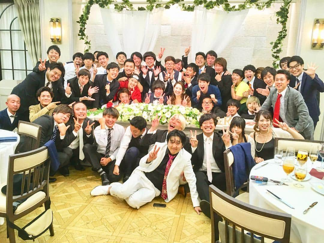 高道さんのインスタグラム写真 - (高道Instagram)「『結婚式』  #ラスタ原宿 #支配人 #ザビリーバーズ #延藤 さん #結婚おめでとうございます🎂🎉✨ #スピーチ #マドンナ松浦さん #乾杯の挨拶 #ウェディングマン #余興 #じゅうじまる #がじゅまる #パリのくまさん #みんな最高でした😆 #ウェディングマンだけ見る事が出来なかったんが心残り😫 #どんなんやったんやろ🙄 #ただ1番盛り上がったんは #奥さんのかなこさんからの御両親への手紙 #泣きながら読んで #終わりわからんくなって #また1番初めに戻って読み出すかなこさん #1番ウケてた😁👍 #めちゃくちゃ感動して泣きまくってたお父さんの涙がピターーーーッと止まった瞬間 #そんなんわろてまうわ😆 #おもろすぎるがな🤣」8月21日 20時53分 - minnanotakamichi