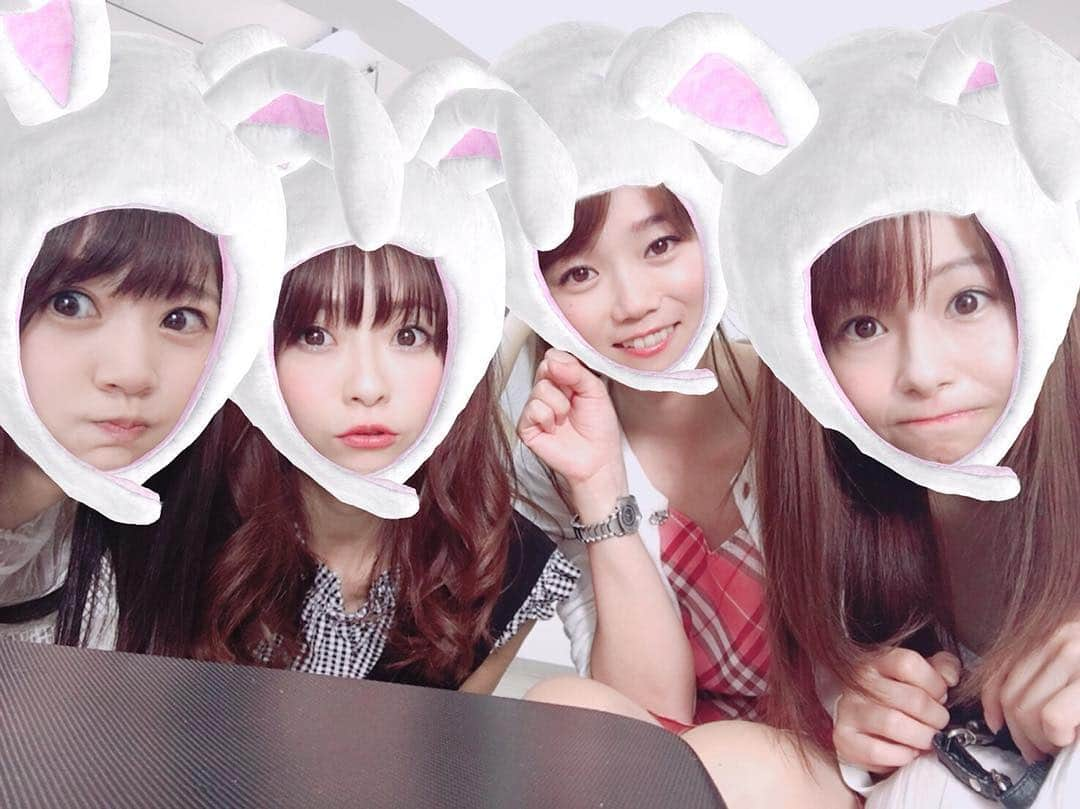 折原みかさんのインスタグラム写真 - (折原みかInstagram)「4匹のうさぎ🐰  #うさぎちゃん #snow #アイドル #浜田翔子 #ほしのあすか #折原みか #4shot #自撮り #instagirls #アラサー #アラサー集団」8月22日 5時29分 - mikaorihara