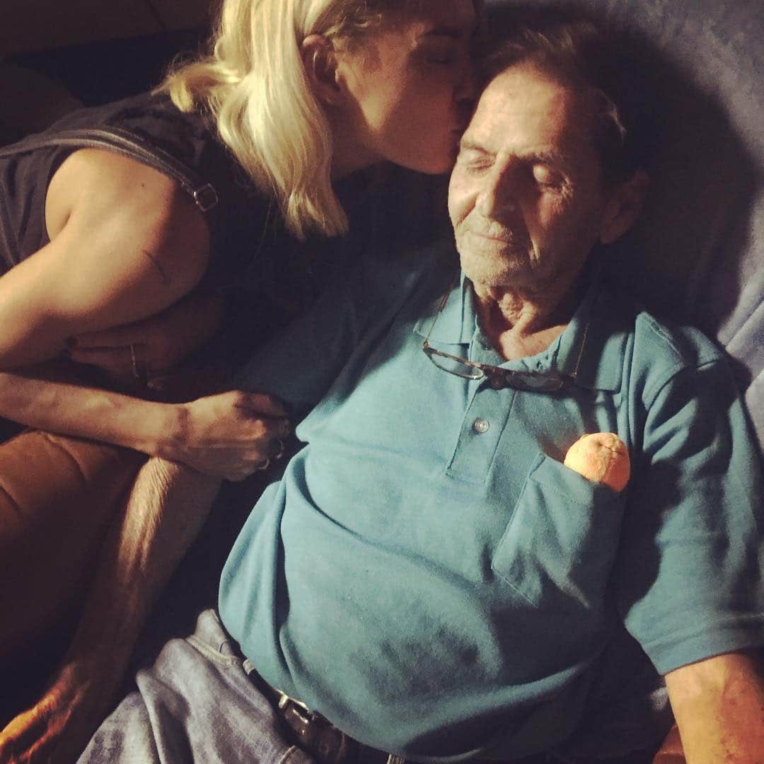 ジェシカ・ゾアのインスタグラム：「My Grampy ❤️」