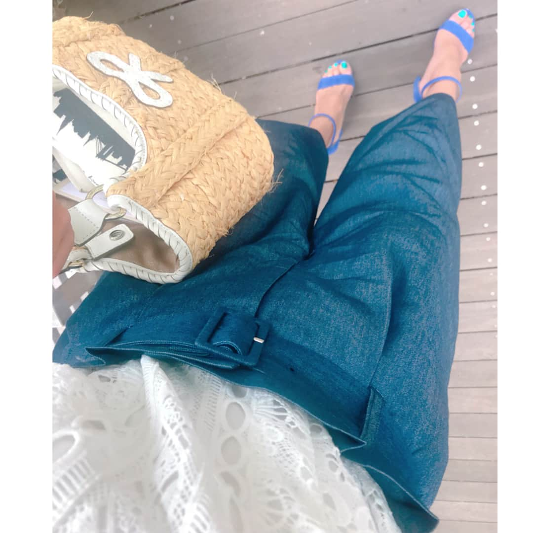 小澤陽子さんのインスタグラム写真 - (小澤陽子Instagram)「at work☻  共食い。😍📚📝🐴💖(にやり。 . . #実は林先生の顔が #アンパンマンのように #私の顔に入れ替わっている #おざわーるど🌏  #粋なバースデーケーキ🎂 #ARIGATO☻ #週末はウマでしょ！ #OOTD」8月22日 18時56分 - yoko.ozawa729