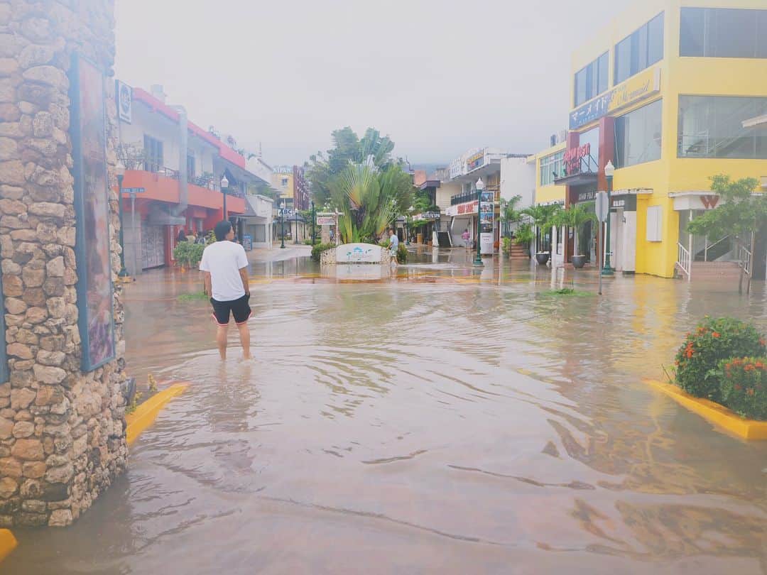 木村沙織さんのインスタグラム写真 - (木村沙織Instagram)「・ 旅の初日。w ・ ・ #そういえば #台風でしたね。 ・ #saipan」8月23日 16時00分 - saoriiiii819