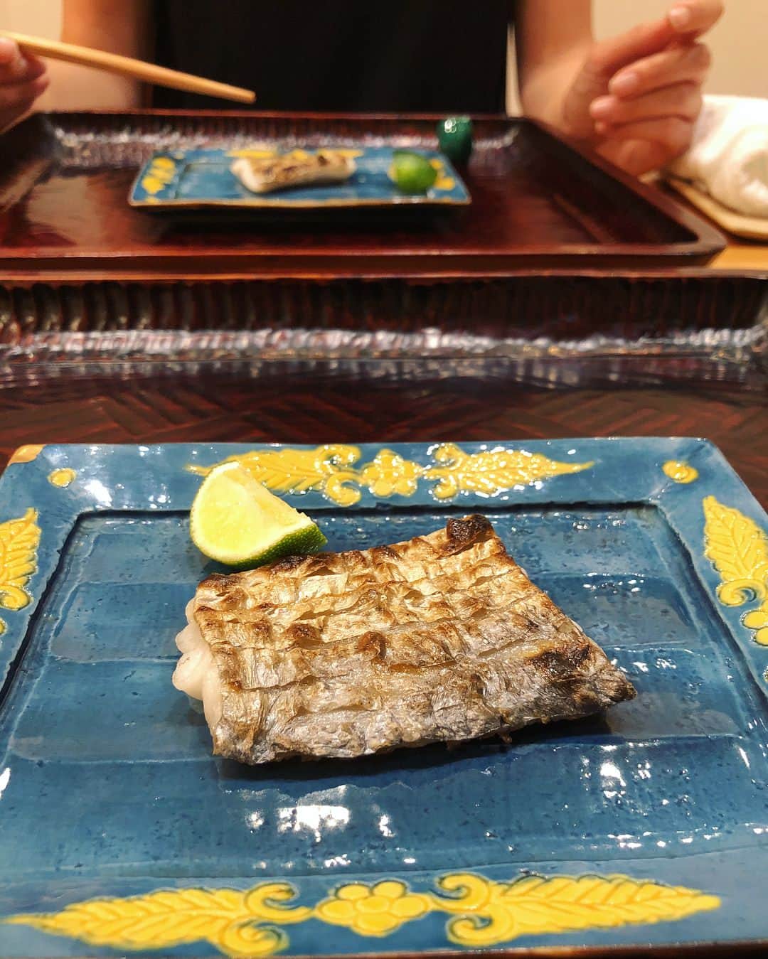 濱野りれさんのインスタグラム写真 - (濱野りれInstagram)「Japanese restaurant 'goryukubo' #Reservation ➡︎ around two weeks #Taste ➡︎ B＋ #Michelin ➡︎⭐️⭐️ If you want to eat typical japanese style food, I can recomend☺︎ For me, It was no suprise from all dishes.🤣🤣 . . #goryukubo#washoku#rirelog#japaneserestaurant#tokyo#wine#roppongi#tokyoeats #foodie #foodstagram #gourmet#tabelog#和食#食べログ#六本木#広尾#食べるの大好き#予約必須#食べ歩き#ミシュラン#東京グルメ#グルメ部#グルメ女子#豪龍久保」8月23日 14時32分 - riregram