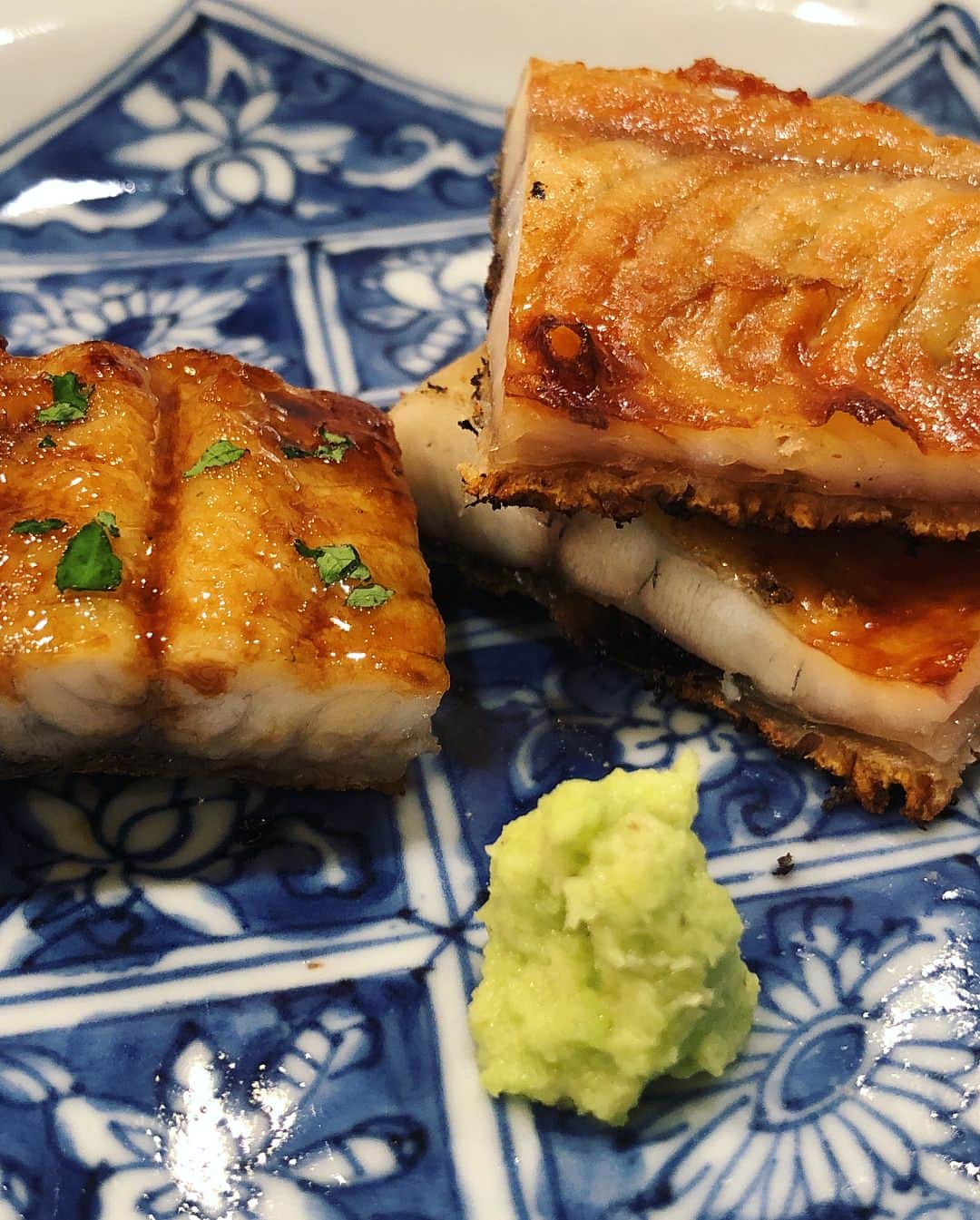 濱野りれさんのインスタグラム写真 - (濱野りれInstagram)「Japanese restaurant 'goryukubo' #Reservation ➡︎ around two weeks #Taste ➡︎ B＋ #Michelin ➡︎⭐️⭐️ If you want to eat typical japanese style food, I can recomend☺︎ For me, It was no suprise from all dishes.🤣🤣 . . #goryukubo#washoku#rirelog#japaneserestaurant#tokyo#wine#roppongi#tokyoeats #foodie #foodstagram #gourmet#tabelog#和食#食べログ#六本木#広尾#食べるの大好き#予約必須#食べ歩き#ミシュラン#東京グルメ#グルメ部#グルメ女子#豪龍久保」8月23日 14時32分 - riregram