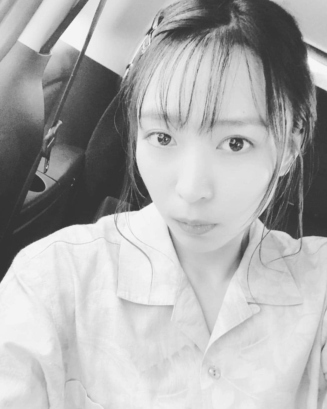 黒川芽以さんのインスタグラム写真 - (黒川芽以Instagram)「今日もNHK【みかづき】撮影中。 雨が降ったり止んだり。。 格闘中です（笑）  時代風な前髪。今時でもある前髪。」8月23日 14時58分 - mei_kurokawa