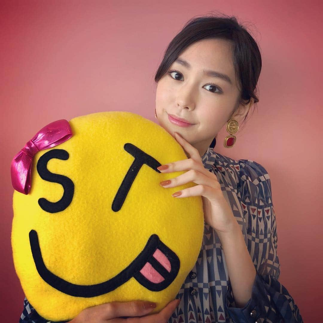 桐谷美玲さんのインスタグラム写真 - (桐谷美玲Instagram)「seventeenの学園祭におじゃましてきました😆久しぶりのseventeen。楽しい懐かしい、そしてとにかくみんな可愛い😍！！素晴らしい！！ …現役stモデルちゃんたちみたいな膝上丈、いつから着られなくなったんだろう🤔」8月23日 15時37分 - mirei_kiritani_