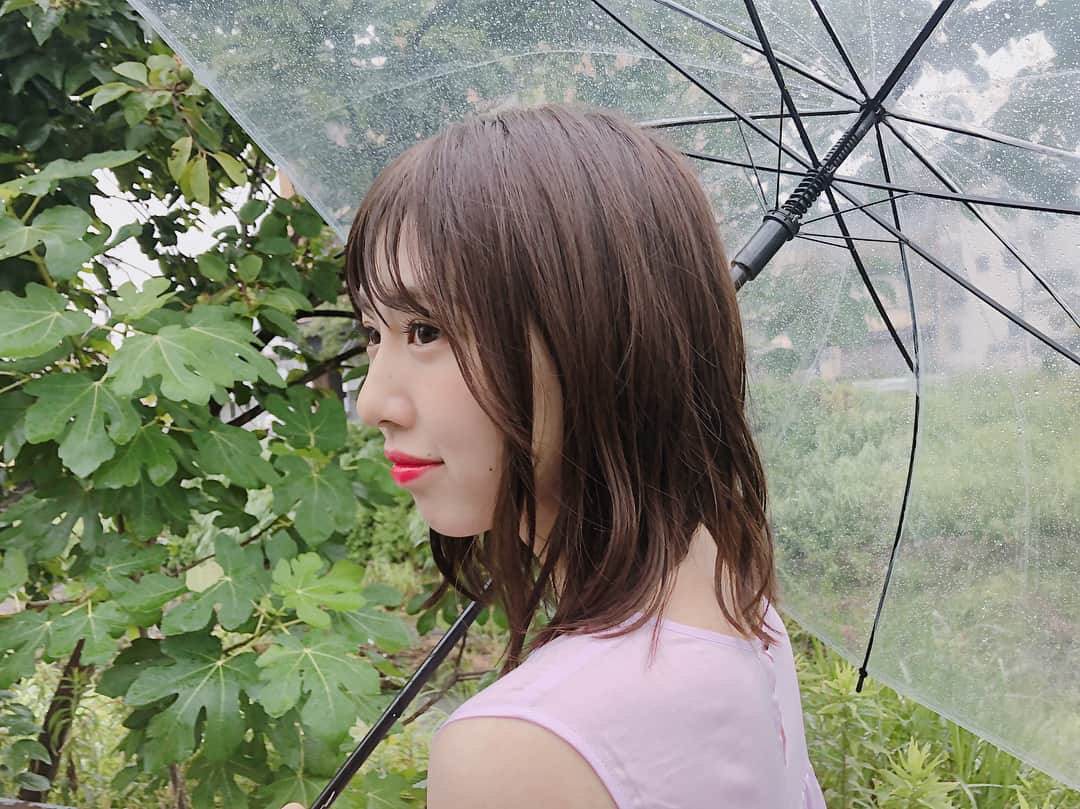 熊崎晴香さんのインスタグラム写真 - (熊崎晴香Instagram)「今日は雨ですね☂️ 傘をお忘れなく🌂 #gm #雨 #rain #umbrella #天気」8月23日 10時41分 - kumakuma9810