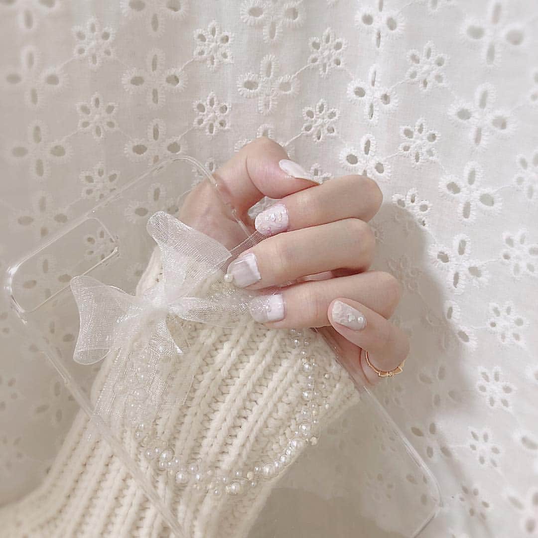 月森世菜さんのインスタグラム写真 - (月森世菜Instagram)「ニットが着れる時期になって嬉しい！ネイルはリムーバ不要の第3のジェルネイルです。カラーはWedding Dress♡ネーミング素敵♡ #お久しぶりです」9月21日 18時48分 - seina.tsukimori