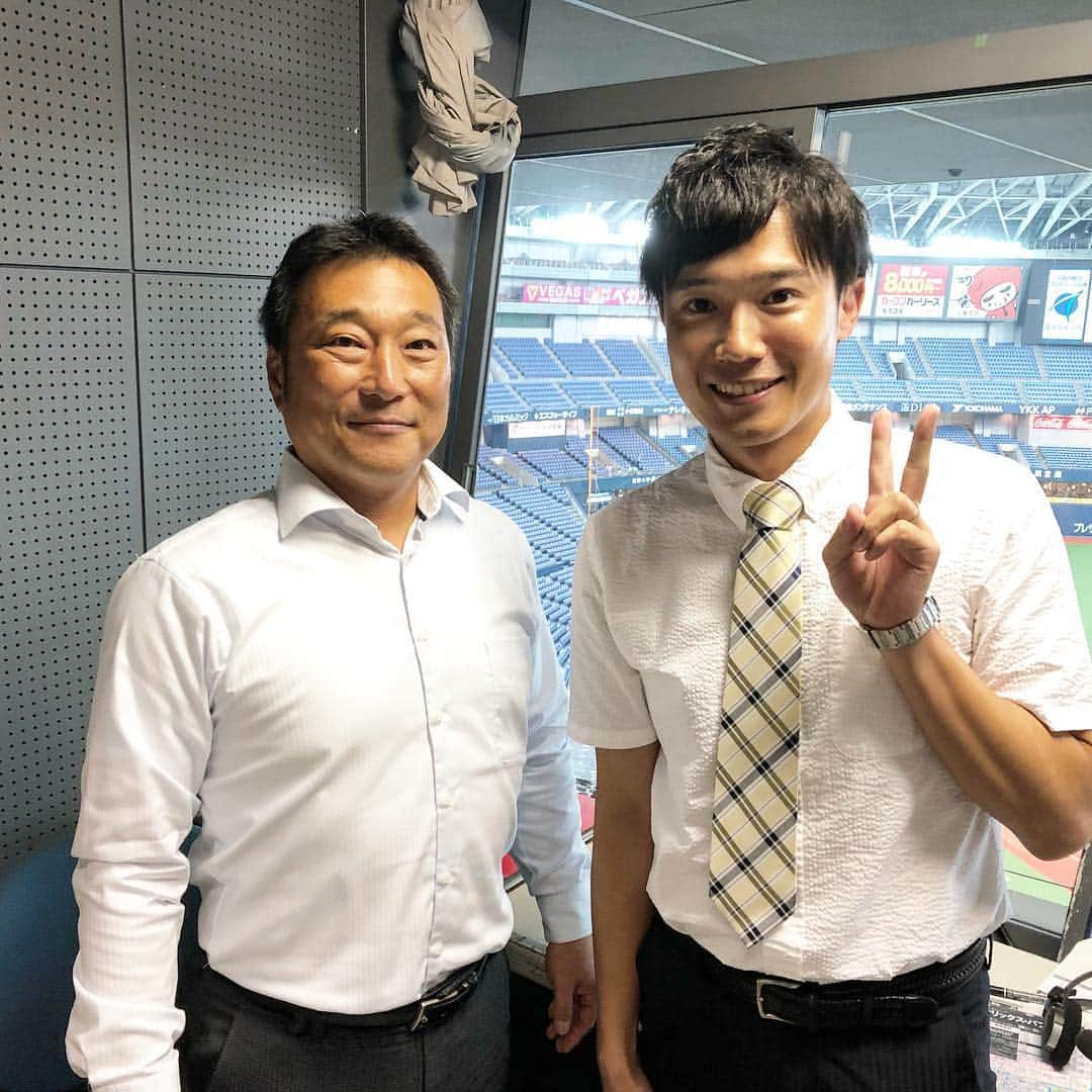 川島壮雄さんのインスタグラム写真 - (川島壮雄Instagram)「大先輩と記念の一枚！！ ☆ 先日、野球中継で元近鉄・オリックスの大島公一さんとご一緒させていただきました！ ☆ 法政二高野球部だった私にとって、母校を甲子園に導き、そしてプロ野球界でも活躍された大島公一さんはまさにレジェンドです！！ ☆ 憧れの先輩と一緒に仕事をさせていただき、本当に夢のような時間でした！ ☆ #プロ野球 #オリックスバファローズ #オリックスブルーウェーブ #近鉄バファローズ #レジェンド #大先輩 #法政二高 #野球部 #法政大学 #実況 #関西テレビ #アナウンサー」9月21日 16時01分 - moriokawashima