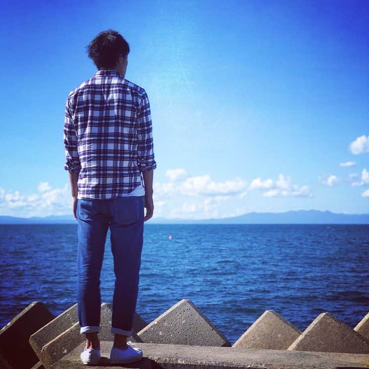 野崎雅也のインスタグラム：「ラインメール青森 Reinはドイツ語で「純粋な」とか「清んだ」 Meerは「海」って意味。 「清んだ海 そして 青い森」  素敵じゃねーかー😝笑  何をするにも、または何もしなくても、結局非難は受けるし、文句も言われる事になる。 だったら自分が「正しい」と思う事をやろう。  #reinmeeraomori  #ラインメール青森 #意味 #ウィキペディア調べ #lineとmailじゃない #今シーズンもあと2ヶ月 #とにかく熱狂 #loveisall」