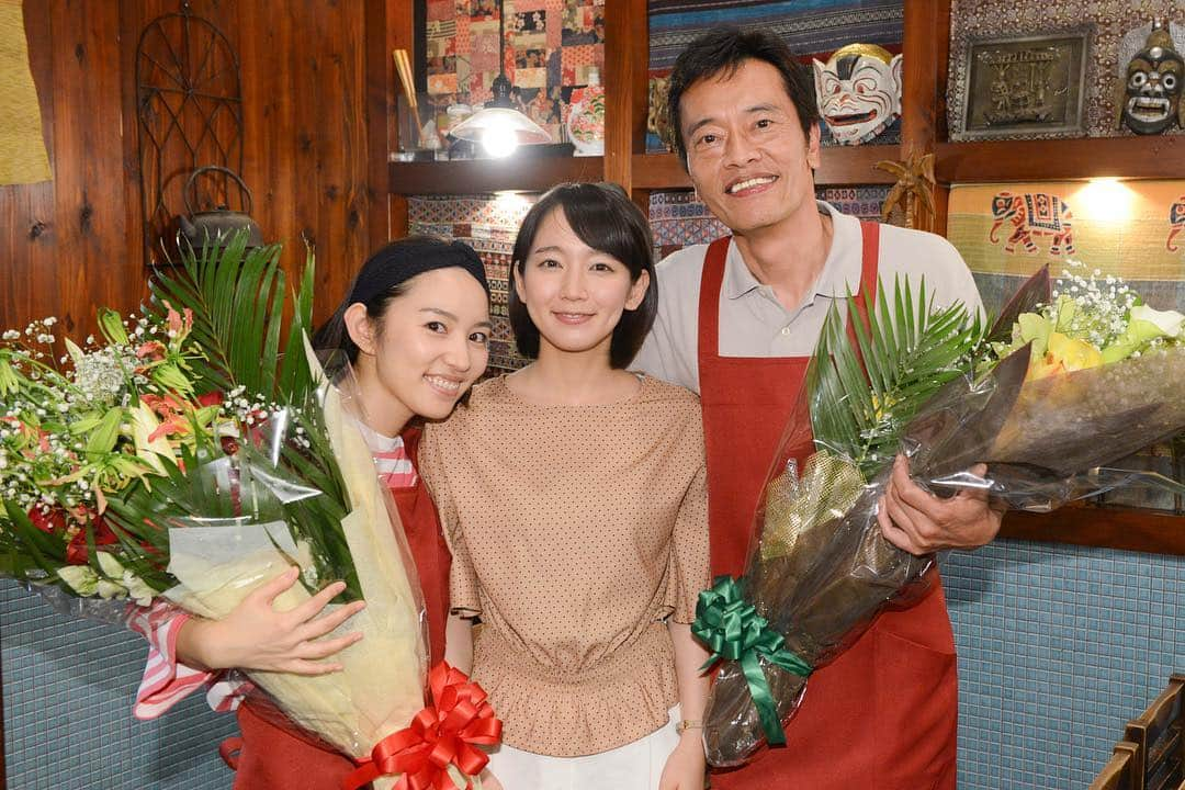 フジテレビ「健康で文化的な最低限度の生活」さんのインスタグラム写真 - (フジテレビ「健康で文化的な最低限度の生活」Instagram)「【ケンカツ最終回まであと1日☺︎】 いよいよ明日夜9時から 「健康で文化的な最低限度の生活」最終回です!! 今日は、遠藤さんと徳永さんのアップをお届け😊 アオヤギ食堂を見るといつもほっこりでした♡ 🌱徳永さん🌱 「青柳というキャラクターに凄く沢山元気をもらっていました。とにかく楽しかったです☺︎」 ⌚️遠藤さん⌚️ 「全員頑張り抜いて素晴らしい作品でした。特に吉岡ちゃん、よく頑張ったね！お疲れ様！」 . #健康で文化的な最低限度の生活 #ケンカツ #吉岡里帆 #徳永えり #遠藤憲一 #クランクアップシリーズ #最終回明日夜9時」9月17日 20時24分 - kenkatsu_ktv