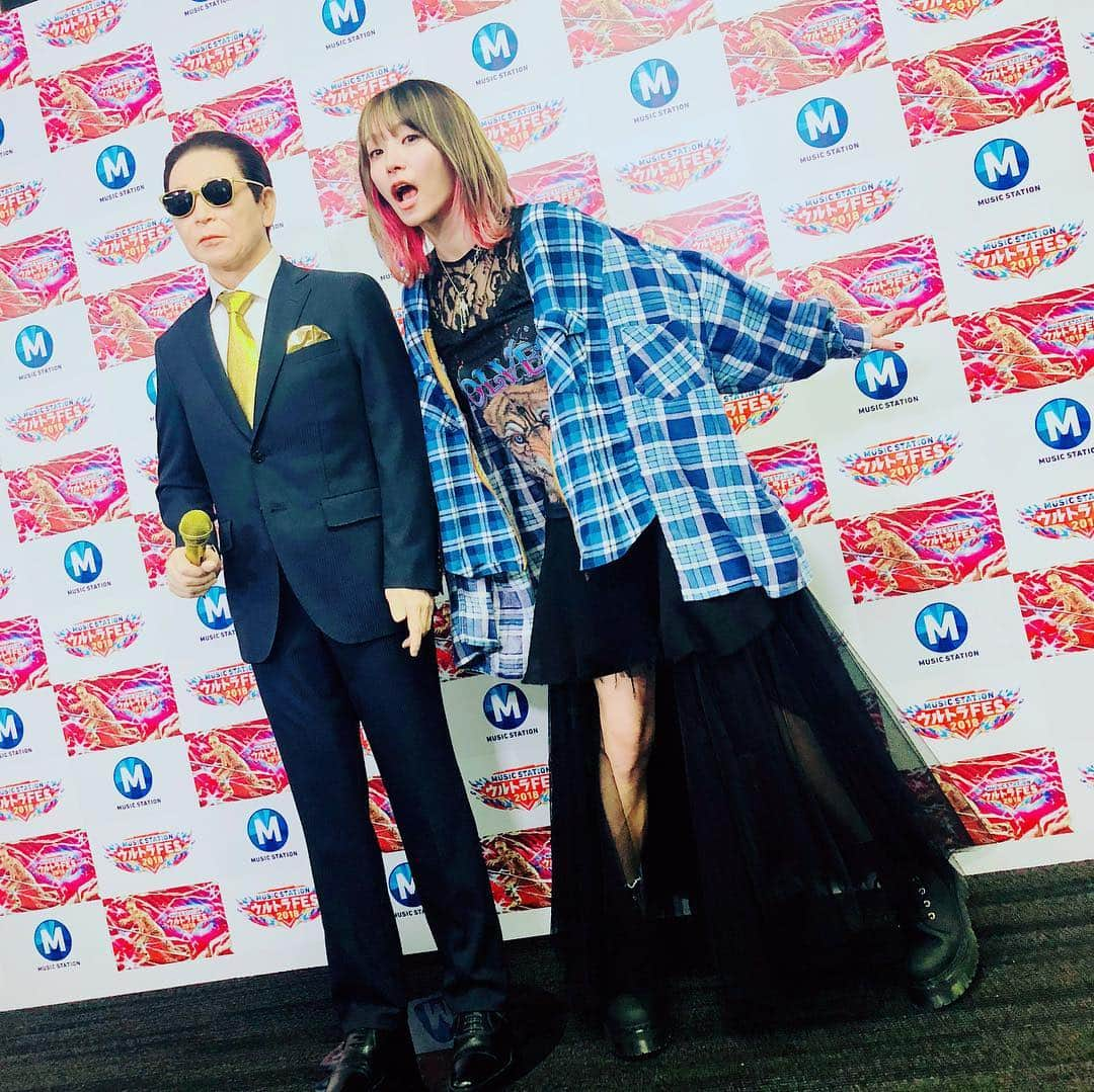 LiSAさんのインスタグラム写真 - (LiSAInstagram)「MUSIC STATION ウルトラFES 2018  私 LiSA は中森明菜さんの「DESIRE-情熱-」を歌わせていただきました。テレビの前で皆様にお楽しみいただけるよう dance dance danceとはぁーどっこい！受け継がせていただきました。かっこいい女性の歌、精一杯歌わせていただきました。応援してくれた皆ありがとうございました。さてこの後は幕張でライブです！夏フェスラスト！！よろしくお願いします。 #Mステ⁠ ⁠#LiSA #りさふく #くばちゃまコーデ #77circa #drycleanonly #MIYAO #drmartens」9月17日 13時55分 - xlisa_olivex