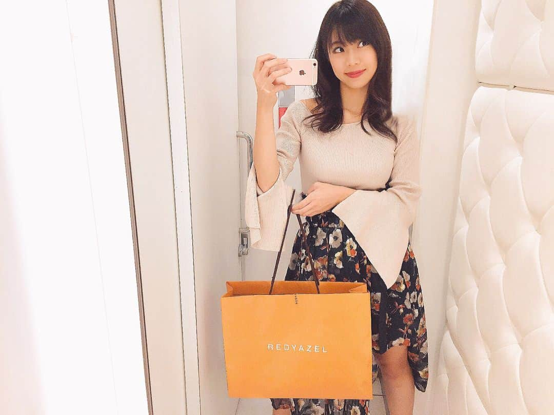 鈴木ふみ奈さんのインスタグラム写真 - (鈴木ふみ奈Instagram)「秋服買った❤️ 全部Redyazel✨  #ふみるっく #ootd #outfit #code #fashion」9月17日 14時23分 - fuminasuzuki