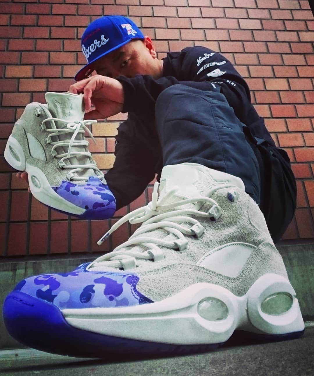 レイザーラモンRGさんのインスタグラム写真 - (レイザーラモンRGInstagram)「ラッパーのCAM'RONとREEBOKのコラボ QUESTION MID！  箱からインソールからつま先からすごいこだわりのつくりですがトータルで「かわいい」仕上がりに♥  #camron #Reebok #reebokclassic #questionmid #キモ撮り #KIMODORI」9月17日 14時49分 - rgrazorramon