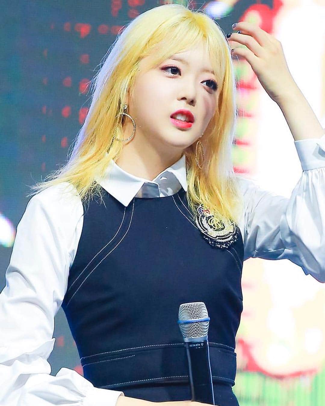 チ・スヨンのインスタグラム：「- 🌸 ▬ © SENSATIONAL SY ; 180915 ▬ Weki Meki - Gyeongju ▬ #jisuyeon #suyeon #doyeon #yoojung #elly #sei #say #lua #rina #lucy #지수연 #수연 #김도연 #도연 #최유정 #엘리 #정해림 #세이 #이서정 #루아 #리나 #루시 #produce101 #wekimeki #weme #위키미키 #kpopf4f #kpopl4l」