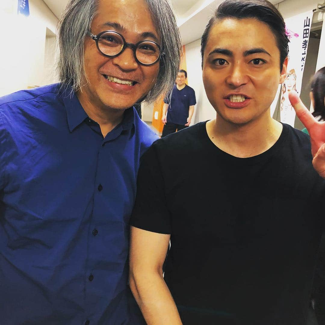 谷川じゅんじさんのインスタグラム写真 - (谷川じゅんじInstagram)「Congratulations Takayuki. ミュージカルコメディ《シティ・オブ・エンジェルズ》東京公演千秋楽おめでと㊗️🍾 #東京千秋楽 #静岡大阪もあるよ #ミュージカルコメディ #シティオブエンジェルズ #cityofangels」9月17日 17時05分 - junjitanigawa