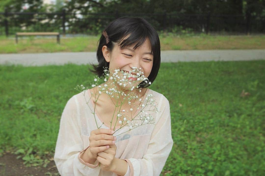内山香のインスタグラム：「もう少し、写真撮られる時に綺麗に笑えるようになりたいなぁ……むむむ…… #ミスコン #ミス東北大」