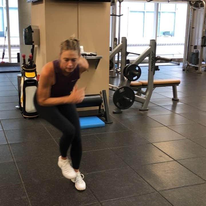 マリア・シャラポワのインスタグラム：「Saturdays sweat 💦 set me up for the new week ⏰」