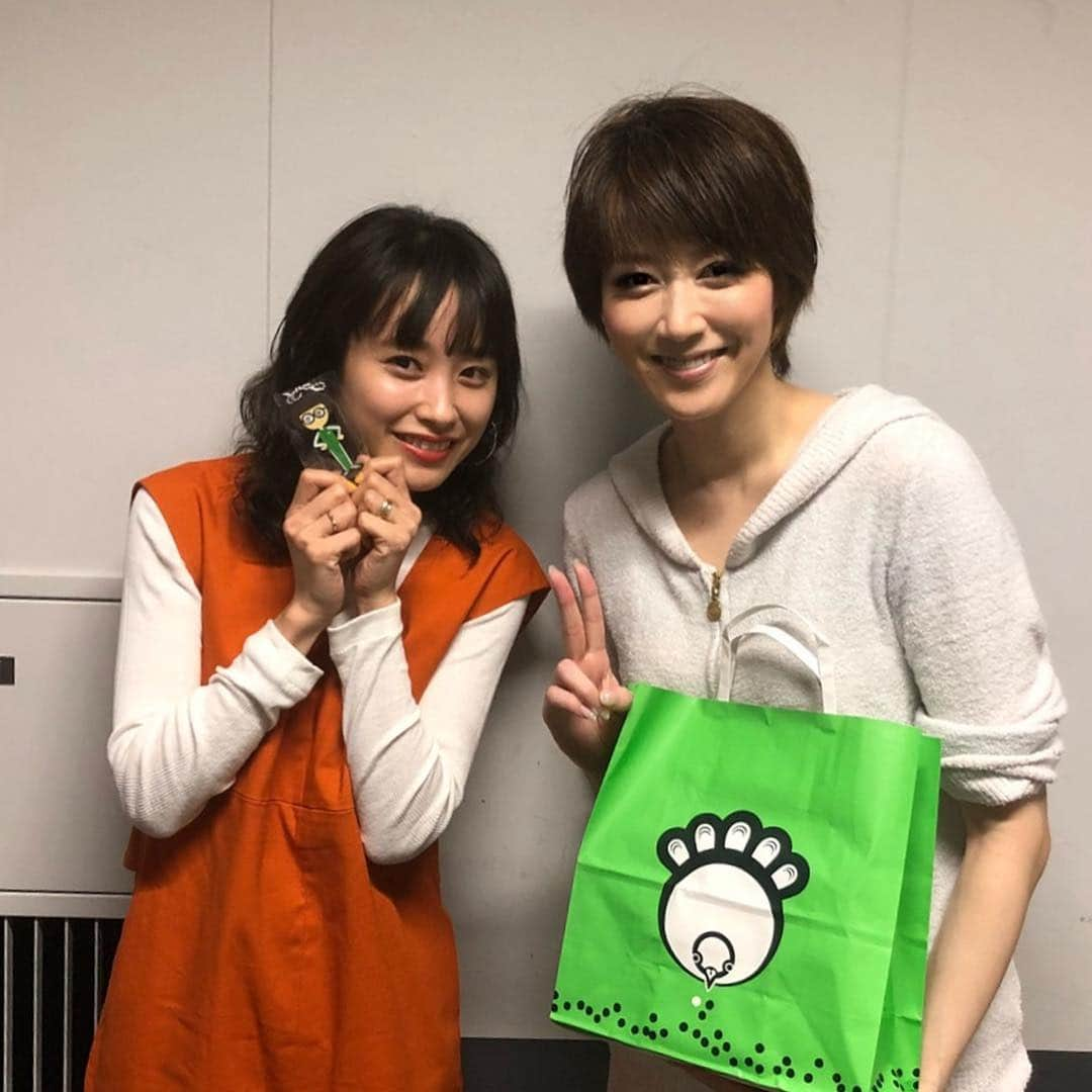 凰稀かなめさんのインスタグラム写真 - (凰稀かなめInstagram)「お忙しいところ来てくださった方々 いつも率直な意見ありがとうございまーす  #高橋愛 ちゃん #瀬音リサ ちゃん #お馴染み #中井美穂 さん #ビギニング1 #バーレスクの2人^_^ #竹下典子 さんに#茅原 さんも #他にも沢山の方に #感想頂けました」9月18日 8時12分 - kanameouki_official