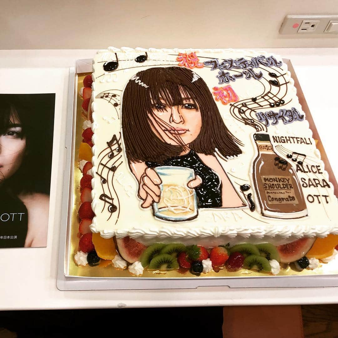 アリス＝紗良・オットさんのインスタグラム写真 - (アリス＝紗良・オットInstagram)「Thank you, Osaka! Nightfall 3/9 ✔️」9月19日 0時35分 - alicesaraott_official